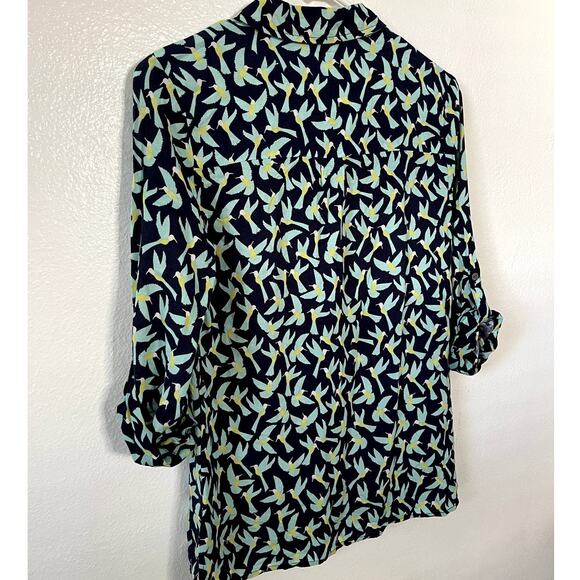 Vince Camuto Blue Hummingbird Button Up Top Women Size XS Rolled Cuff 3/4 Sleeve - Picture 8 of 9
